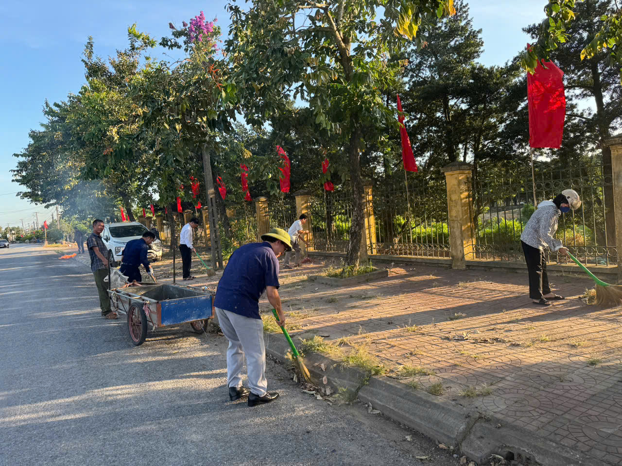 PHƯỜNG VỊ KHÊ RA QUÂN GIẢI TỎA HÀNH LANG AN TOÀN GIAO THÔNG, VỆ SINH MÔI TRƯỜNG CHUẨN BỊ ĐẠI HỘI ĐẢNG BỘ PHƯỜNG LẦN THỨ I, NHIỆM KỲ 2025–2030